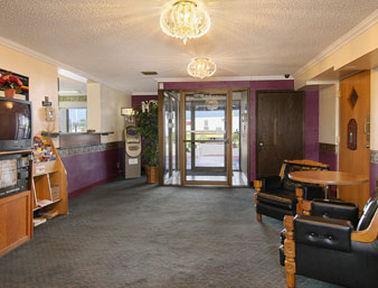 Super 8 By Wyndham Windsor/Madison North Hotel Interior photo